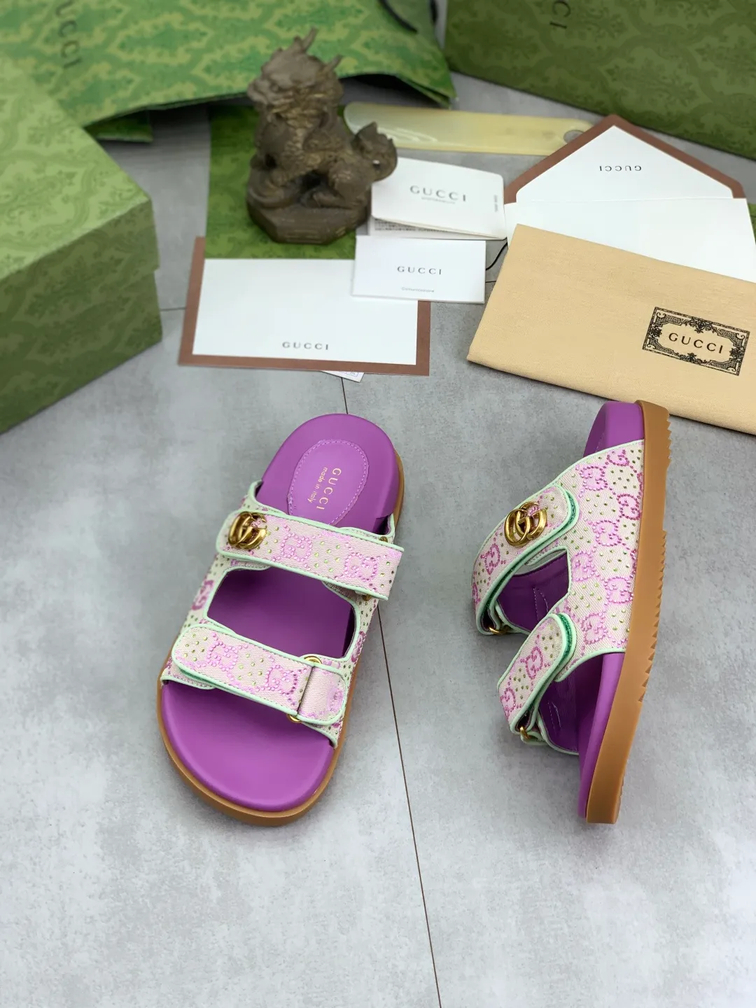Men's shoes 💰P480💰[New model] High version 🎁🎁🎁 GUCCI New casual hot diamond slippers for the Year of the Snake, original official website, perfect workmanship, transmitting a kind of noble luxury, sublimating its definition of luxury in Gucci's high-end extraordinary craftsmanship. Original Gucci double G combination outsole, code number: 35-45, complete package